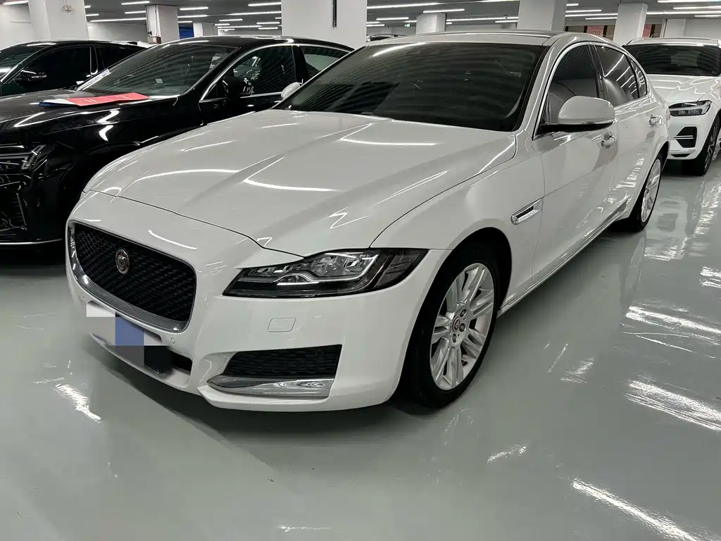 Jaguar XFL 2018 — фото 1