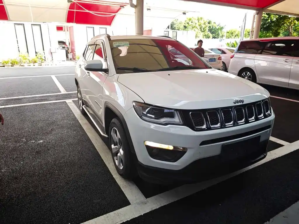 Jeep Compass 2018 — фото 3