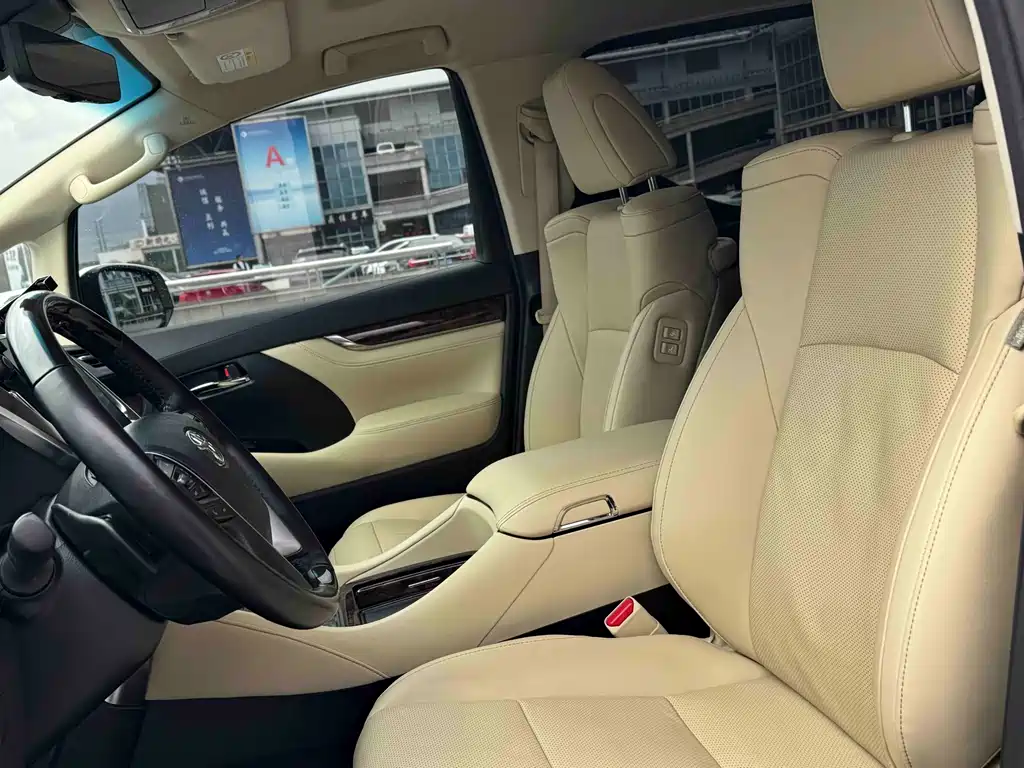 Toyota Alphard 2020 — фото 8