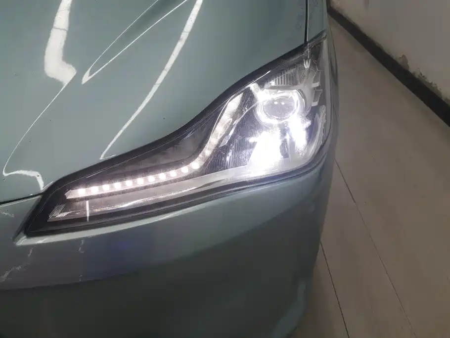 Neta V 2022