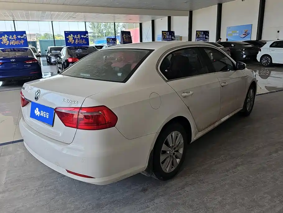 Volkswagen Lavida 2014