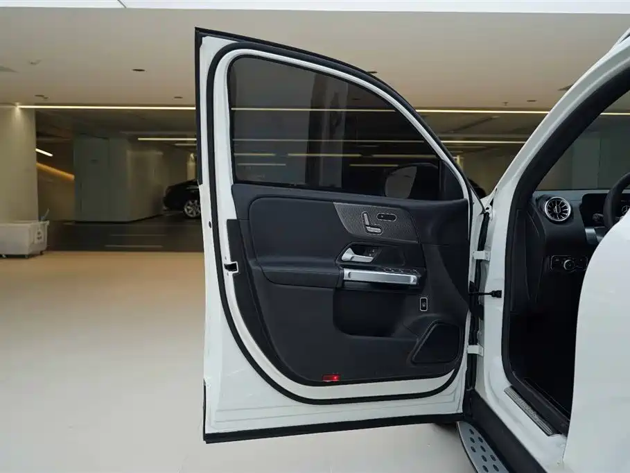 Mercedes-Benz GLB 2021 — фото 16