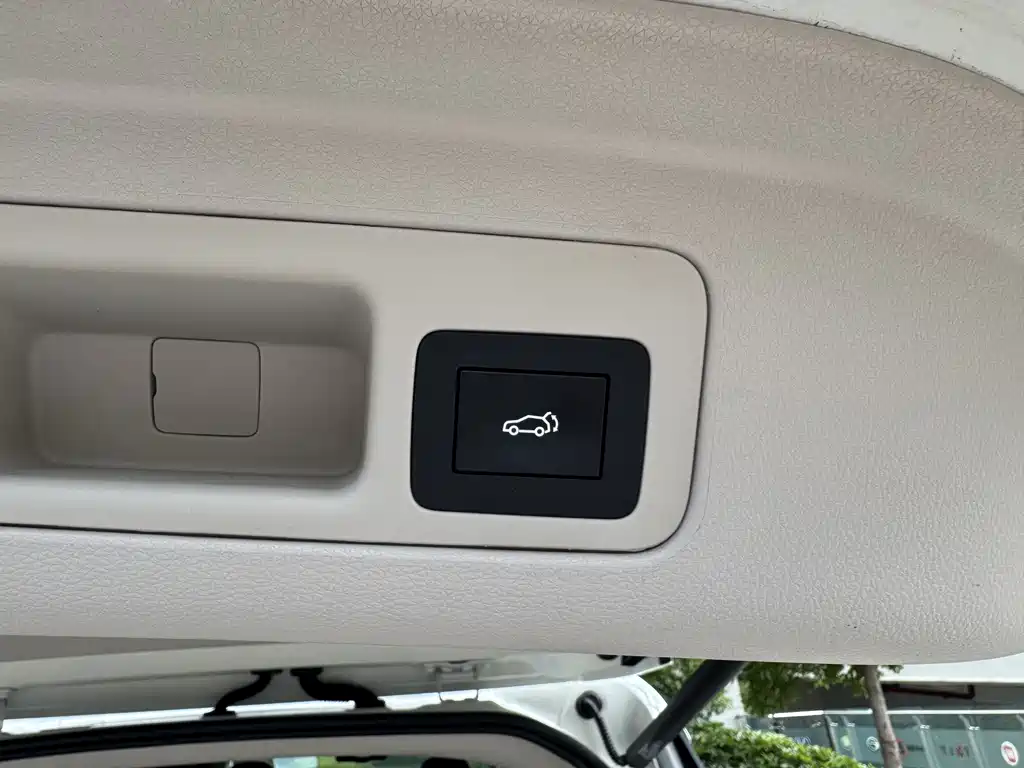 GAC Motor Trumpchi M8 2018 — фото 35