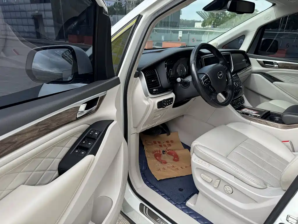 GAC Motor Trumpchi M8 2018 — фото 18
