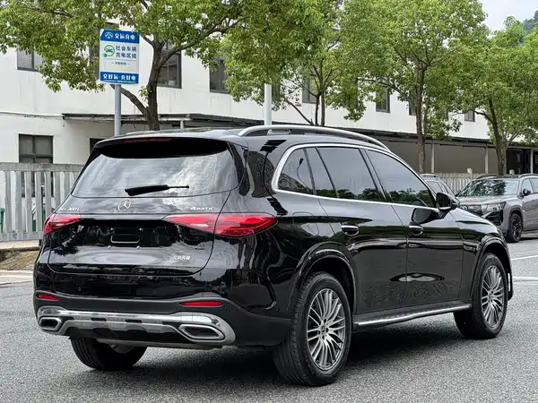 Mercedes-Benz GLC 2025