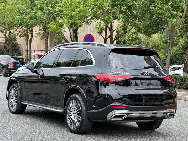Mercedes-Benz GLC 2025