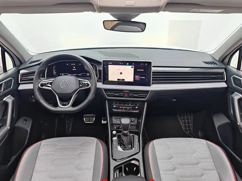 Volkswagen Tiguan L 2023 — фото 15