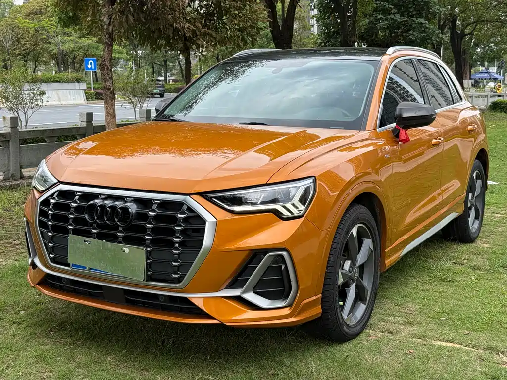 Audi Q3 2020 — фото 1
