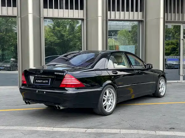 Mercedes-Benz S-Class 2004