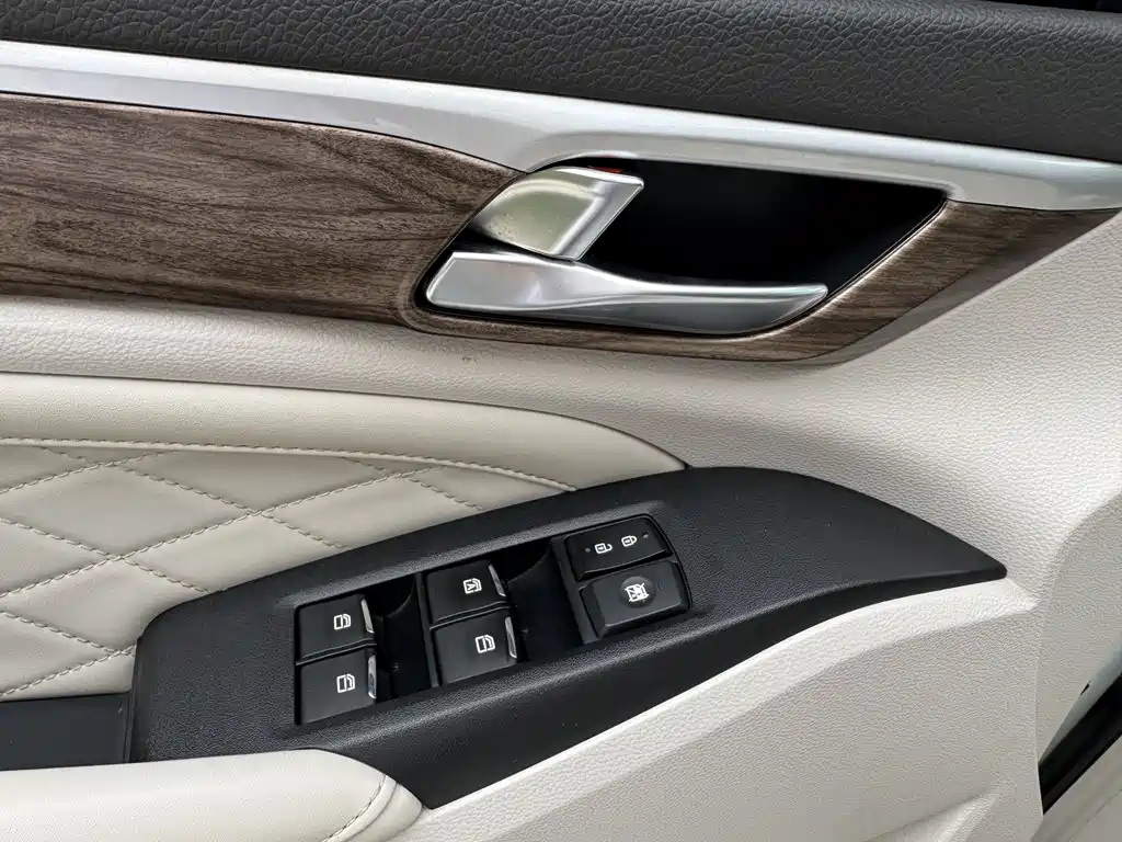 GAC Motor Trumpchi M8 2018 — фото 20