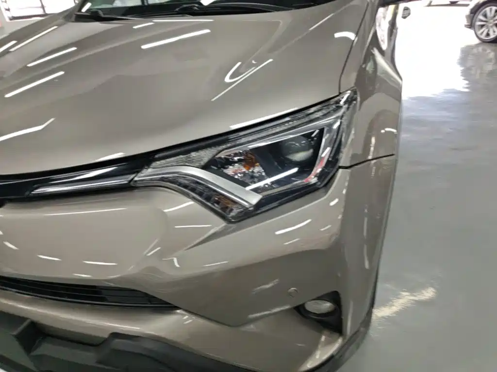 Toyota RAV4 2016 — фото 24