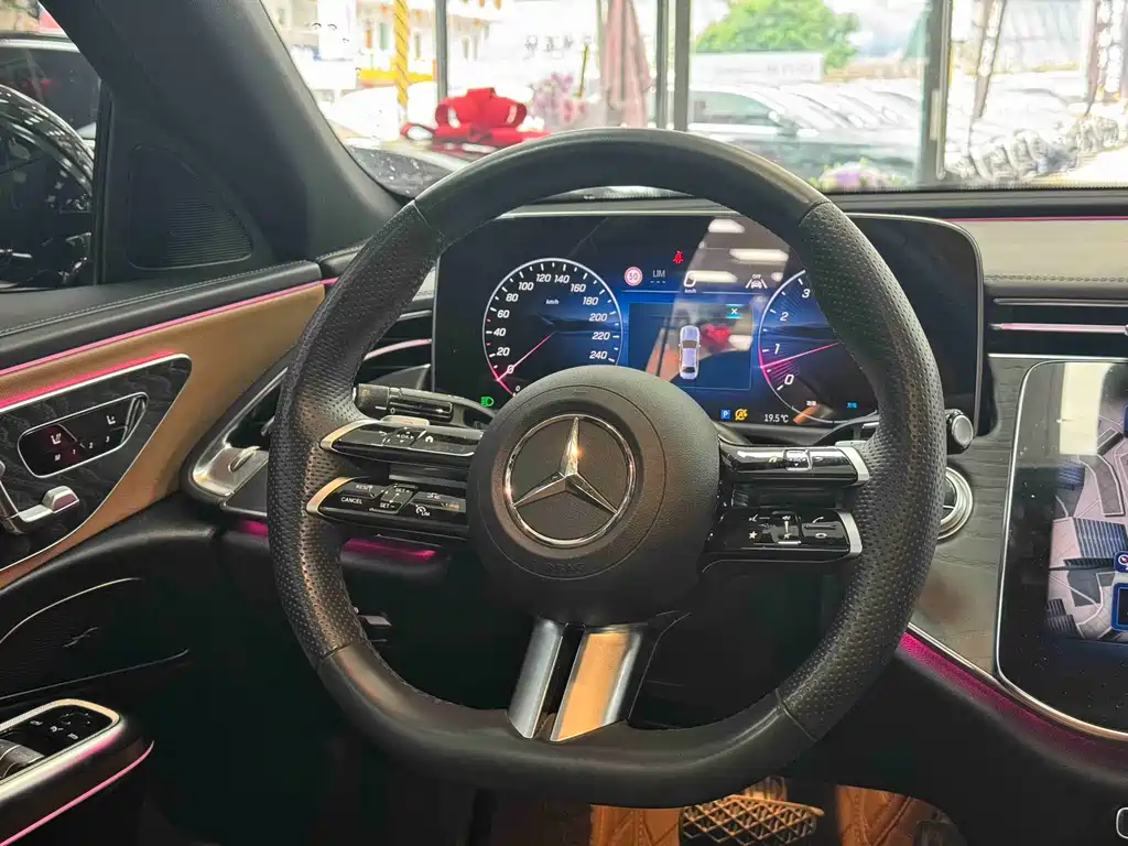 Mercedes-Benz E-Class 2024