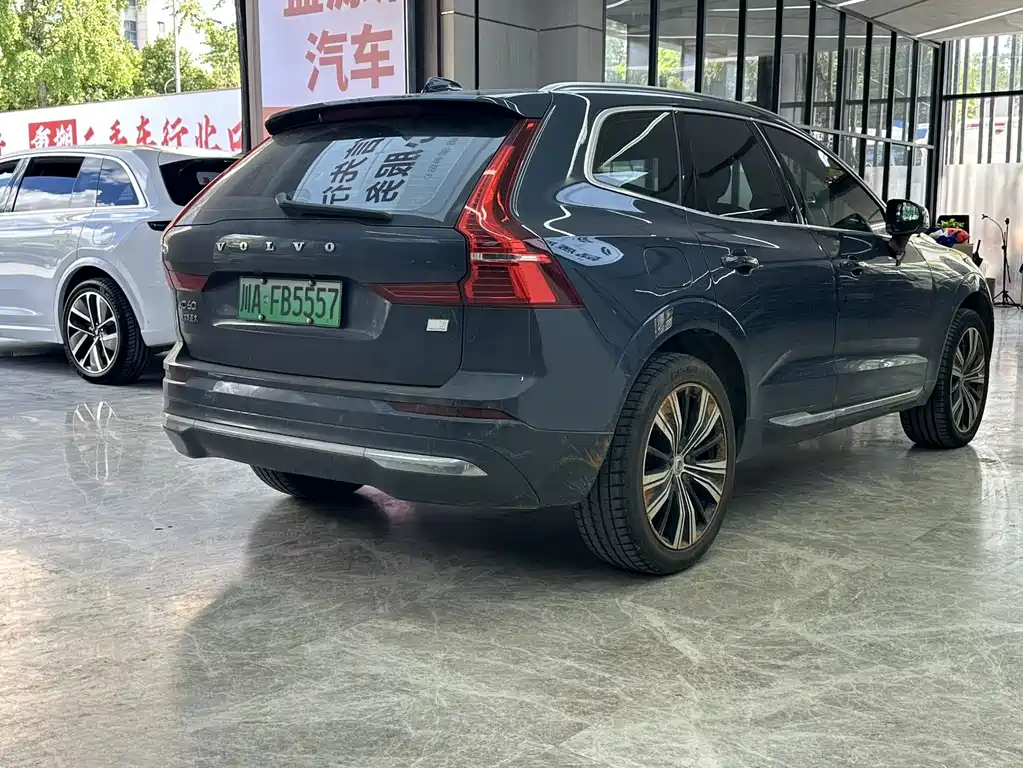 Volvo XC60 Plug-In Hybrid 2022 — фото 8