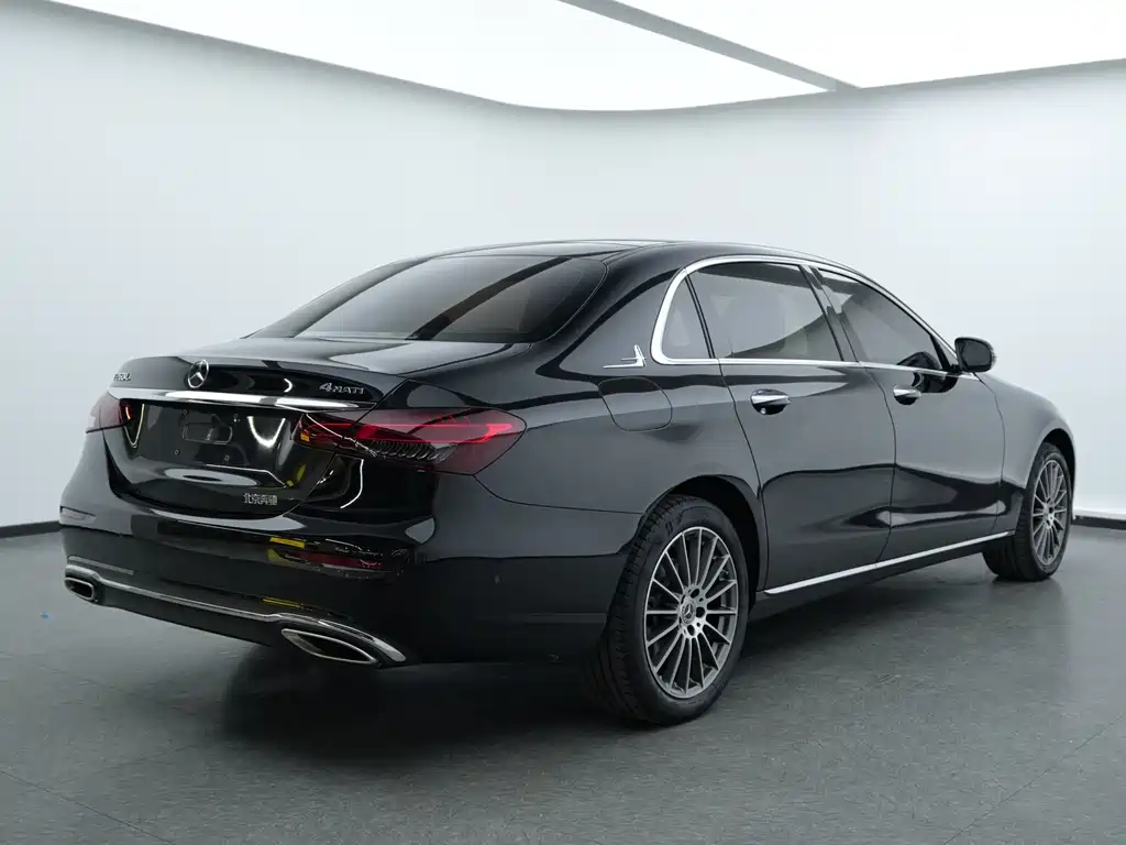 Mercedes-Benz E-Class 2022 — фото 6