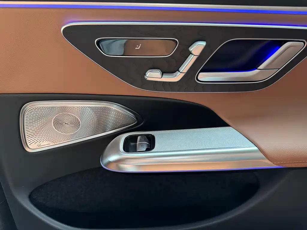 Mercedes-Benz E-Class 2025 — фото 17