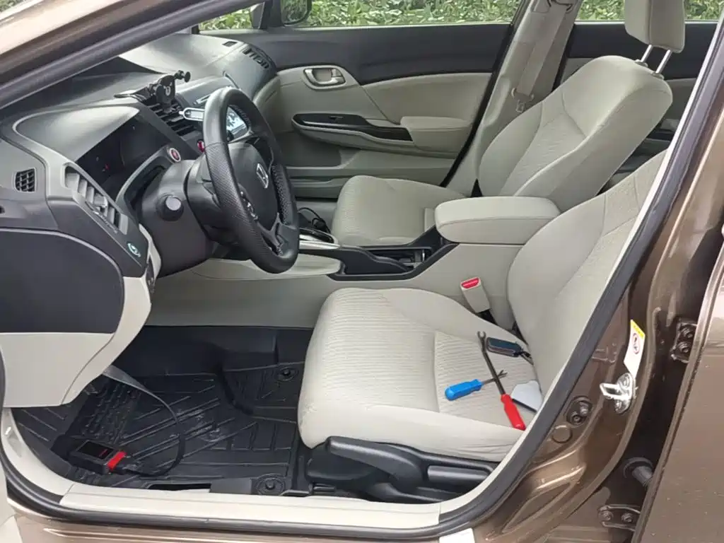 Honda Civic 2015 — фото 15