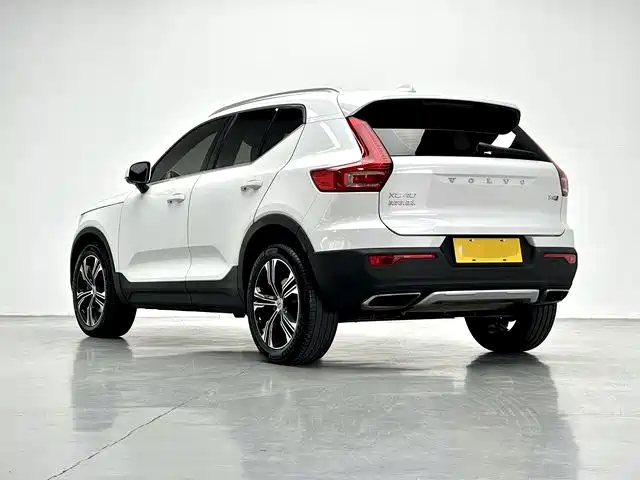 Volvo XC40 2020 — фото 7
