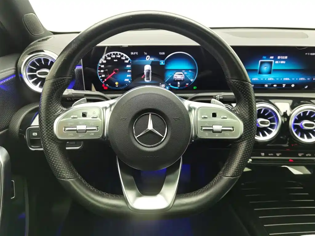 Mercedes-Benz A-Class 2020 — фото 11