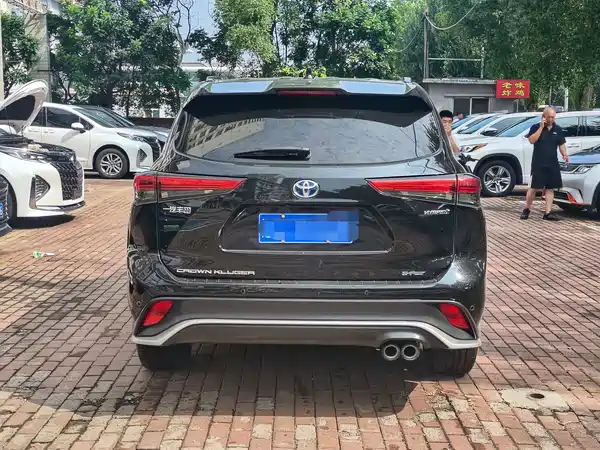 Toyota Crown Kluger 2022