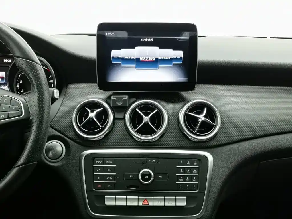 Mercedes-Benz GLA 2018 — фото 12