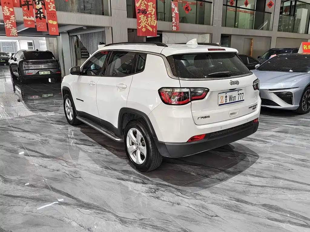 Jeep Compass 2017 — фото 4