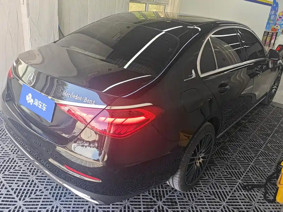 Mercedes-Benz C-Class 2024