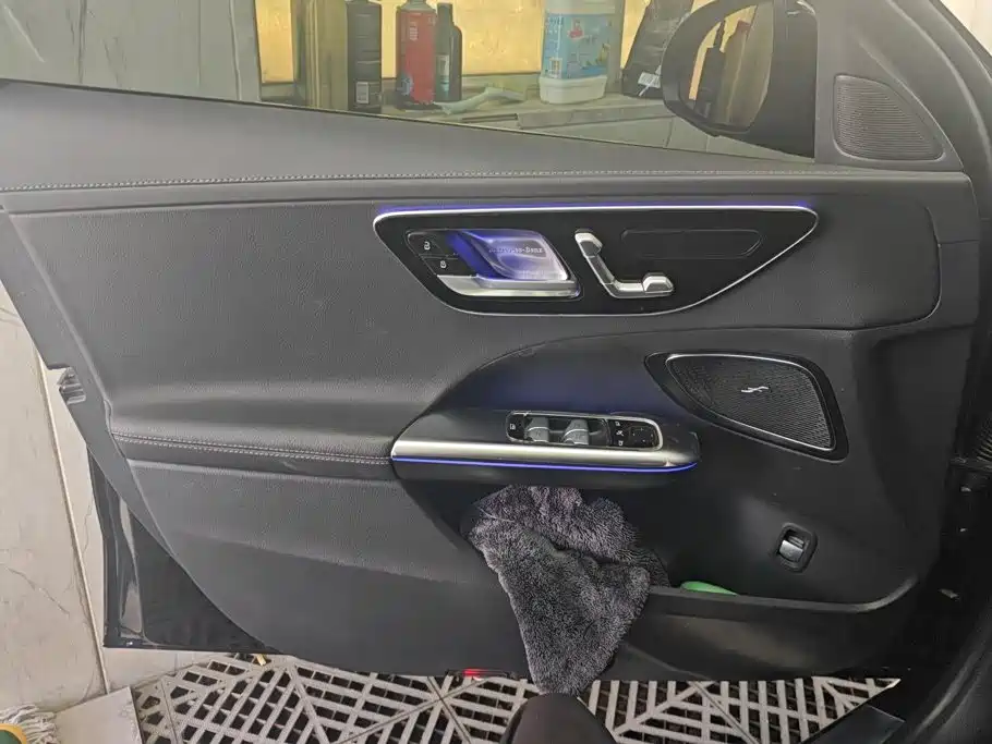 Mercedes-Benz C-Class 2024
