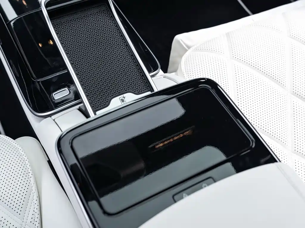 Mercedes-Benz Maybach S-Class 2023 — фото 24