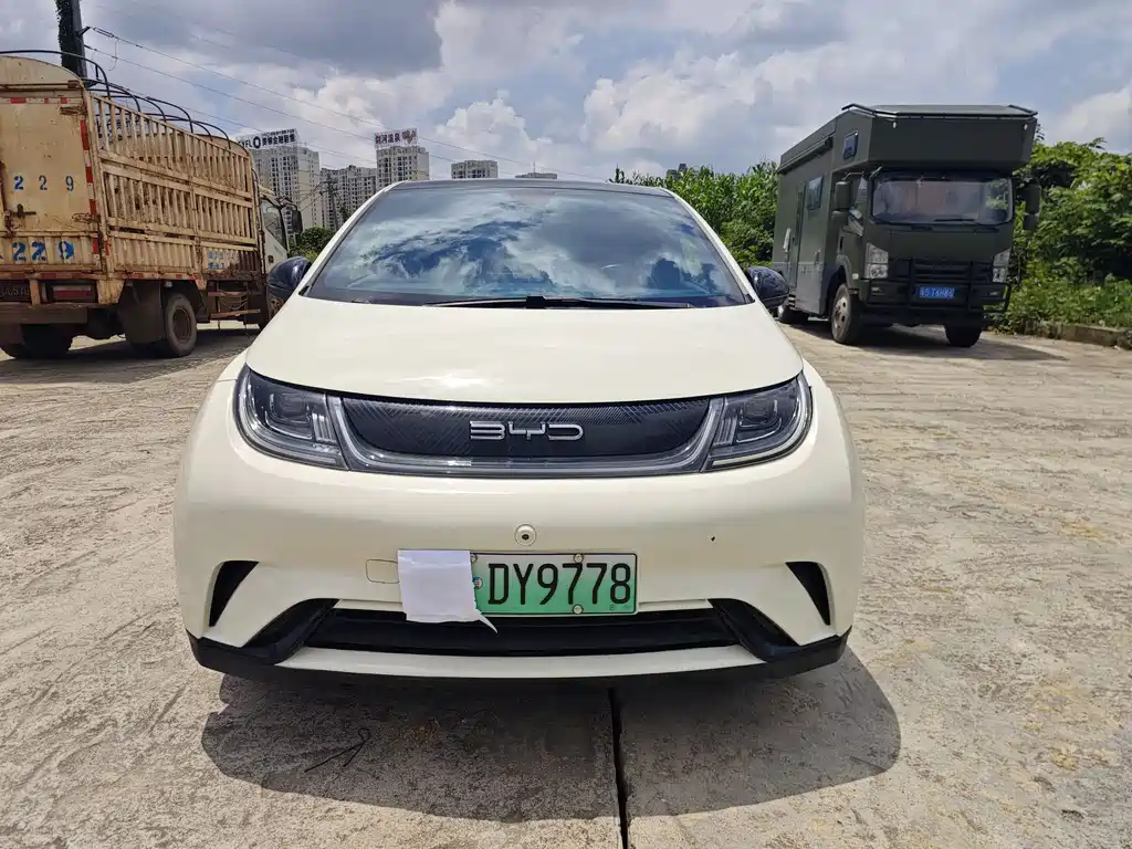 BYD Dolphin 2023