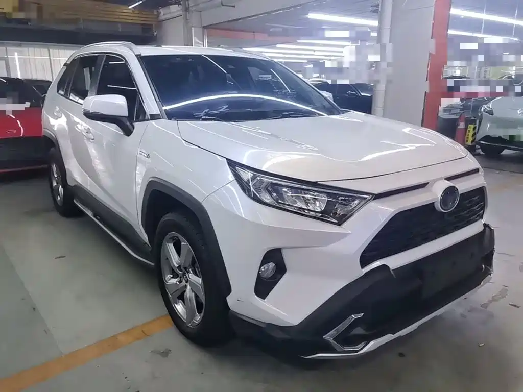 Toyota RAV4 2021 — фото 4