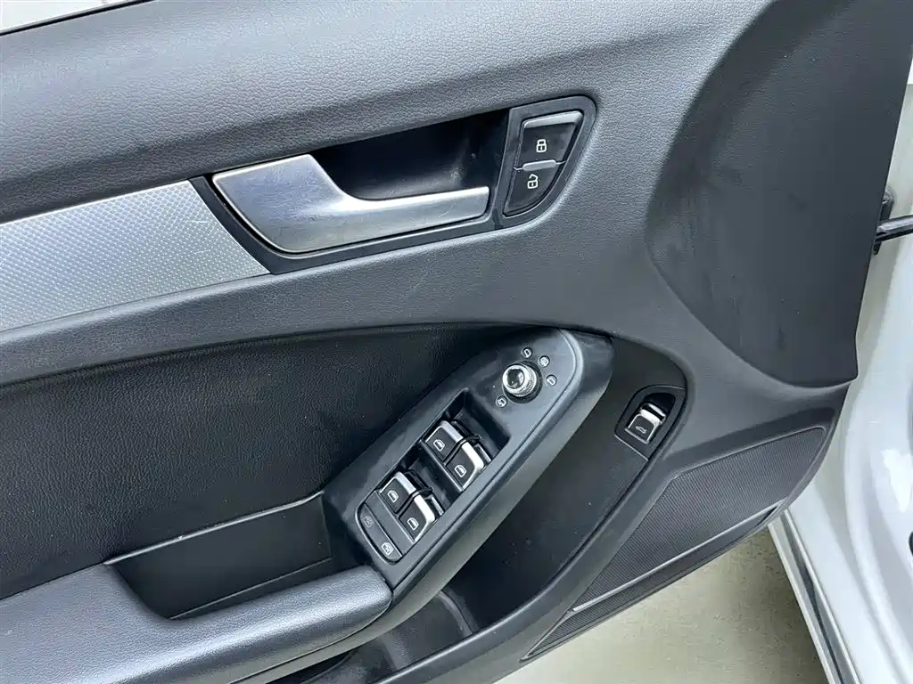 Audi A4L 2015 — фото 12