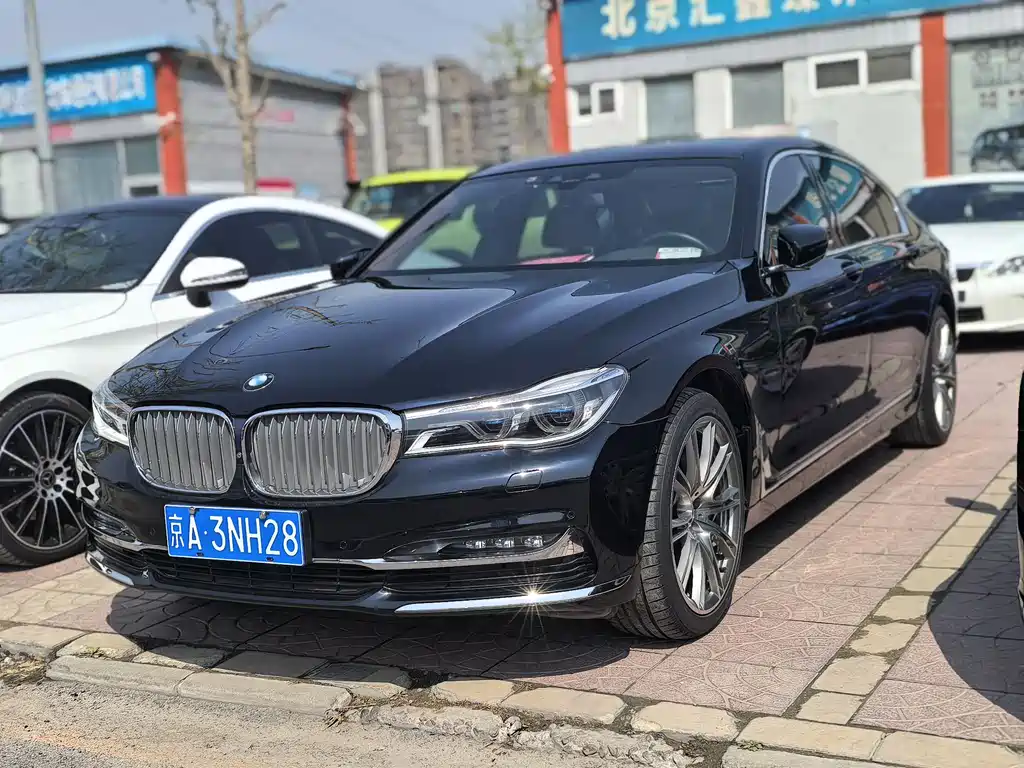 BMW 7 Series 2019 — фото 1