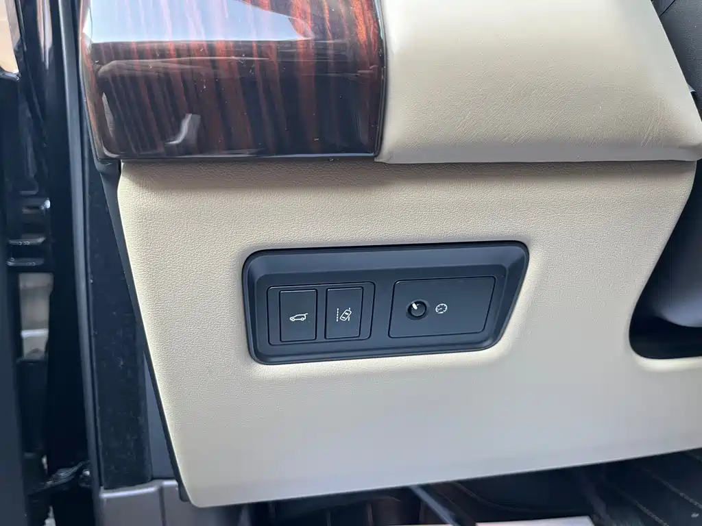 Land Rover Range Rover 2018 — фото 24