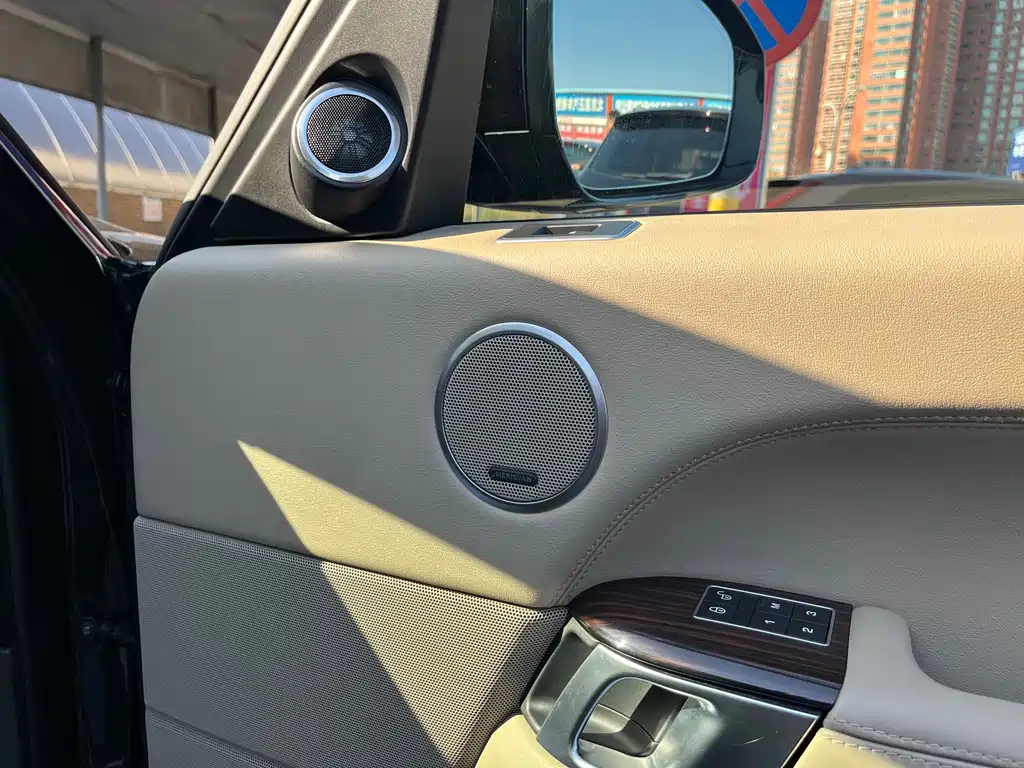 Land Rover Range Rover 2018 — фото 30