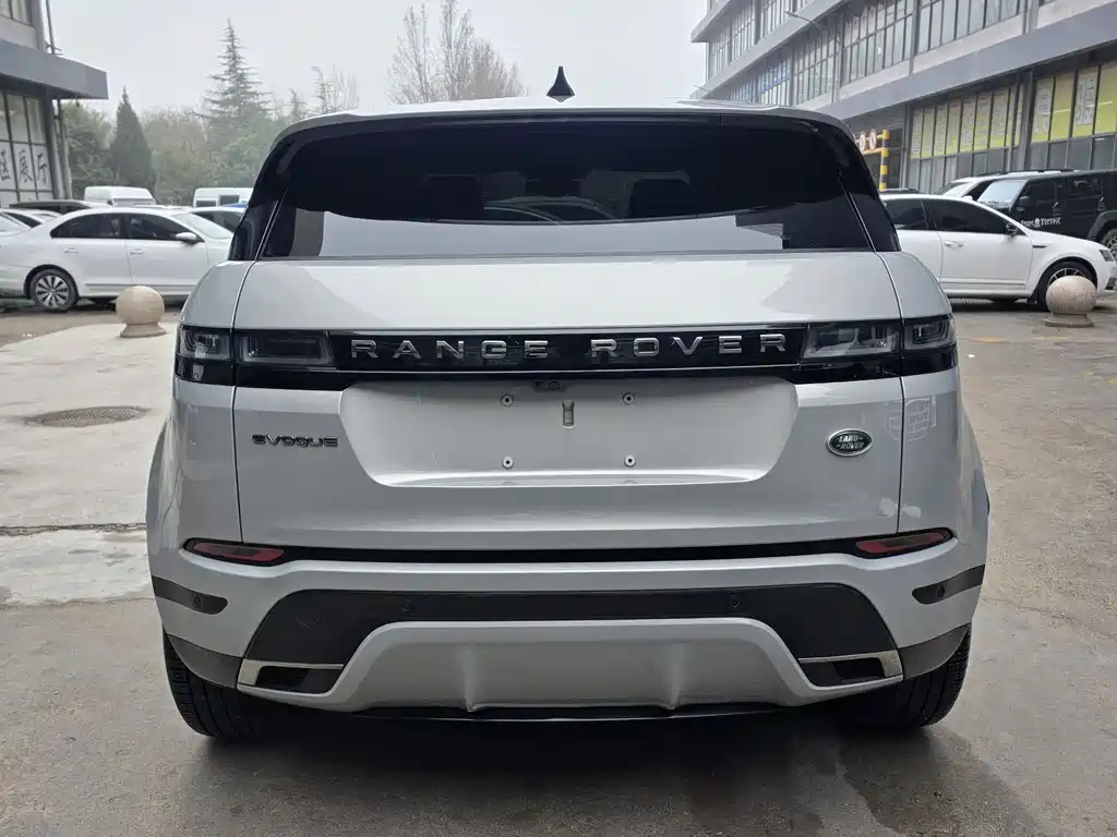 Land Rover Evoque 2023 — фото 12
