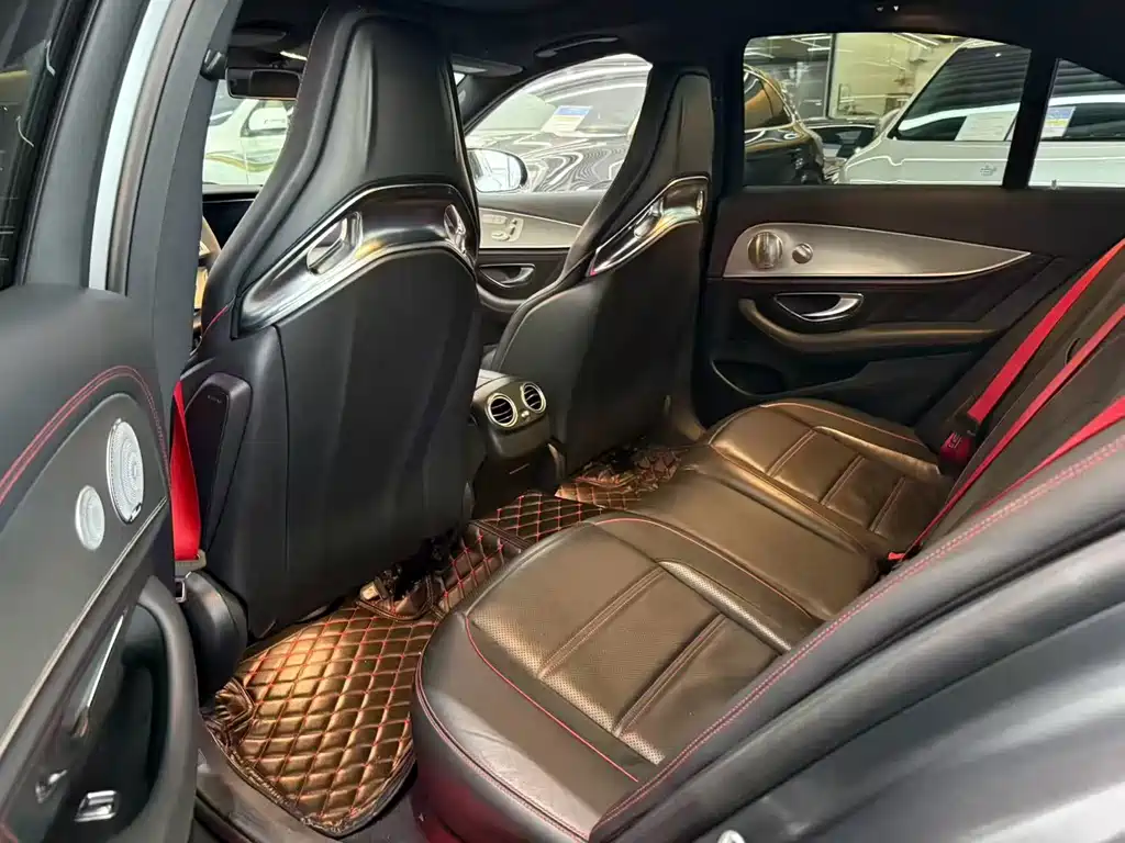 Mercedes-Benz E-Class AMG 2018 — фото 3