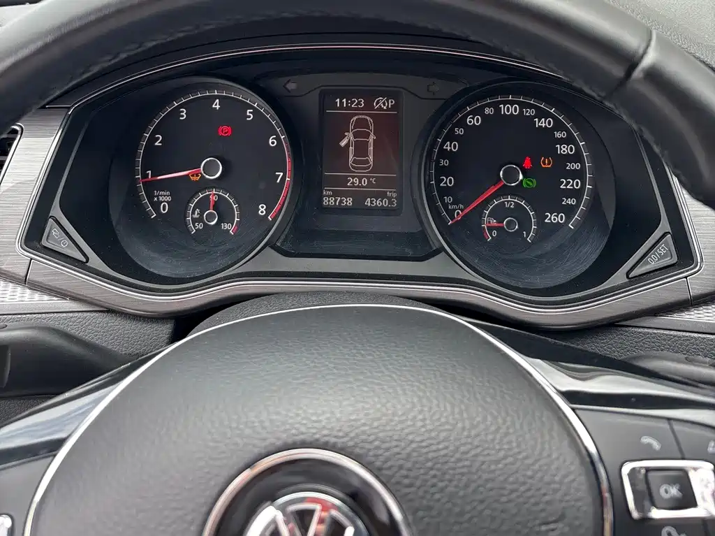 Volkswagen Passat 2019 — фото 11