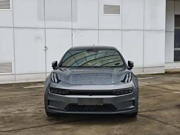 Zeekr 001 2022