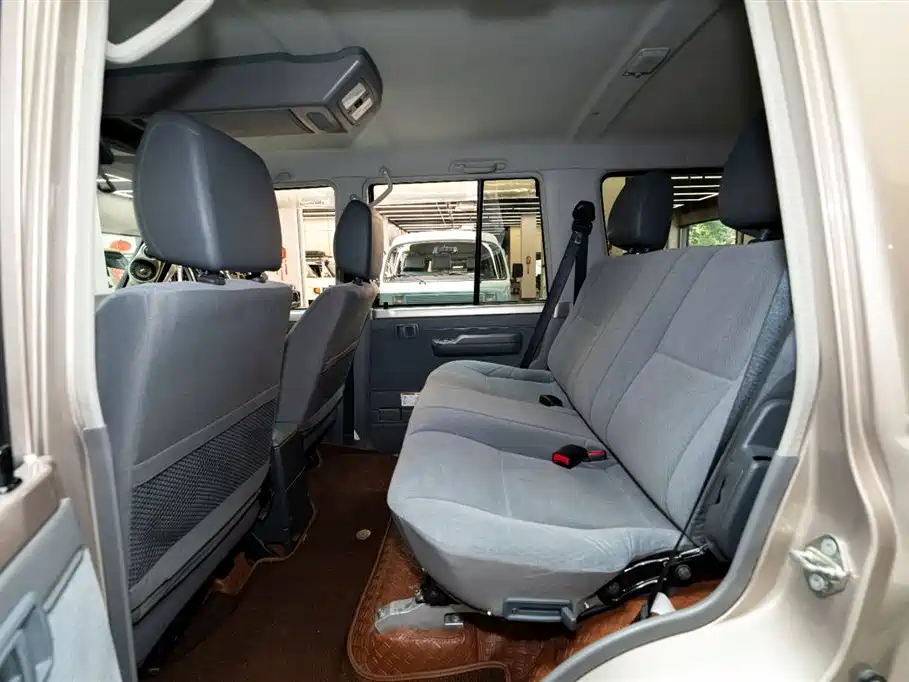 Toyota Land Cruiser 2020 — фото 11