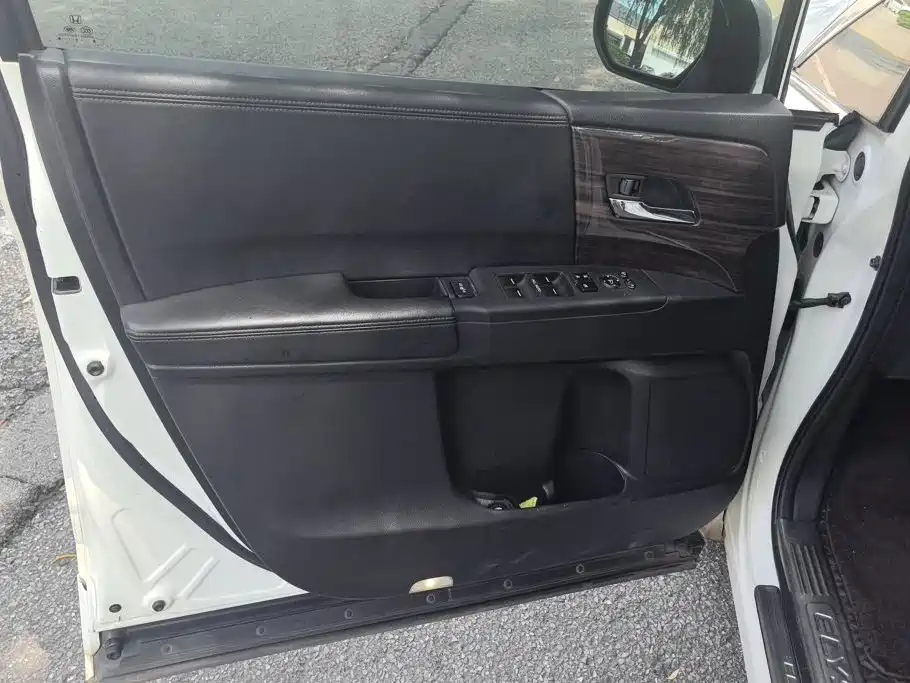 Honda Elysion 2018