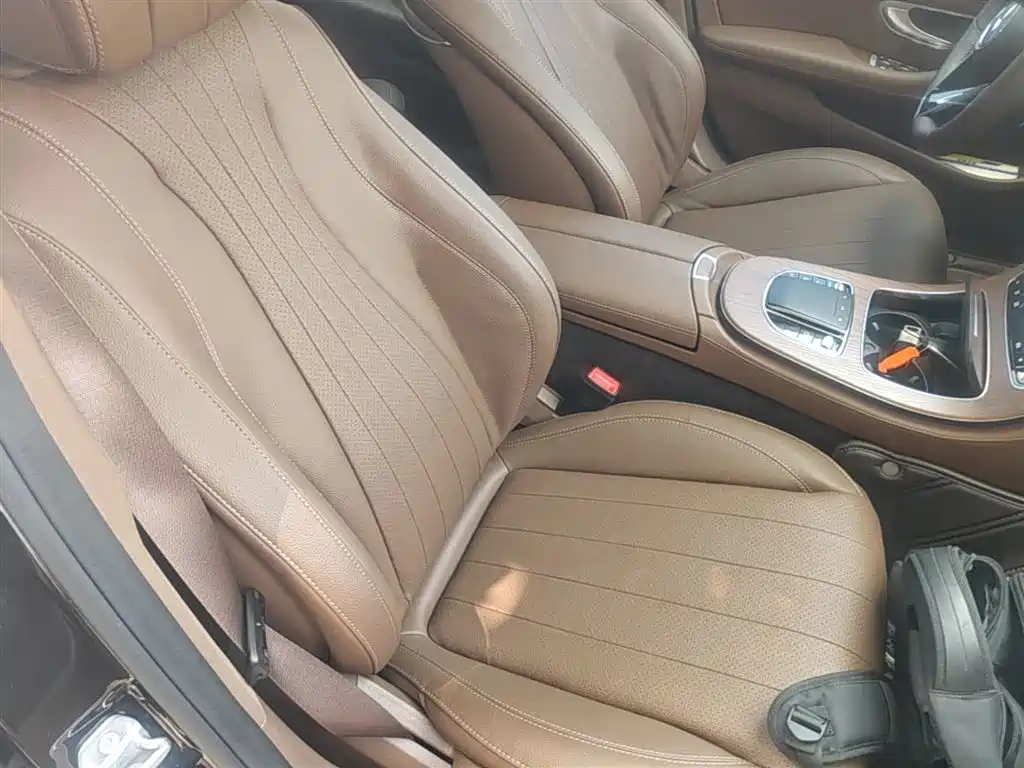 Mercedes-Benz E-Class 2023 — фото 25