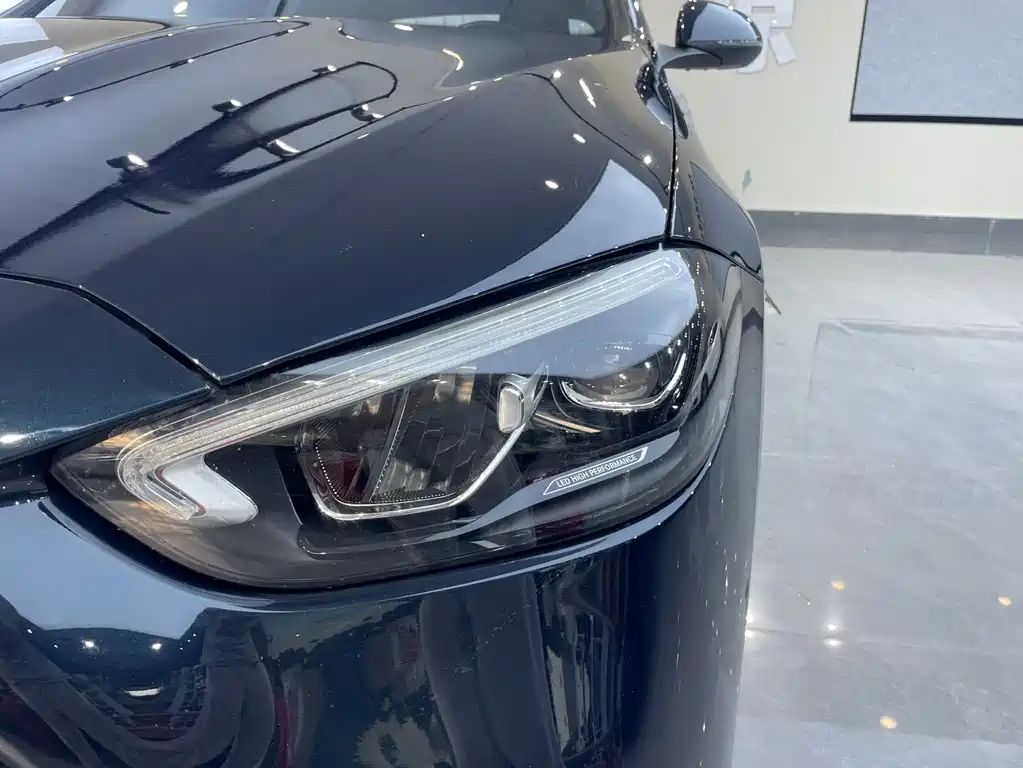 Mercedes-Benz C-Class 2021