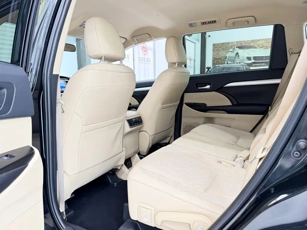 Toyota Highlander 2019 — фото 3