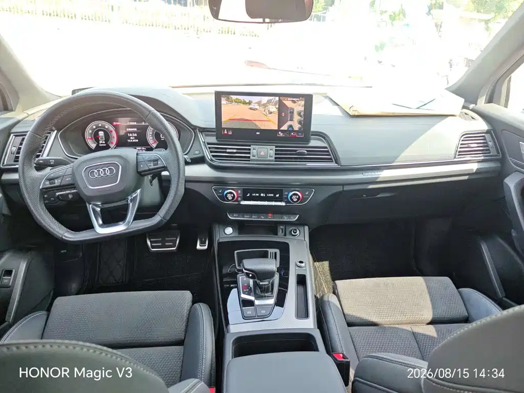 Audi Q5L Sportback 2024 — фото 12