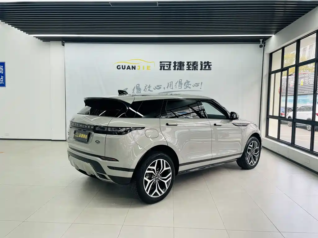 Land Rover Evoque 2023 — фото 17