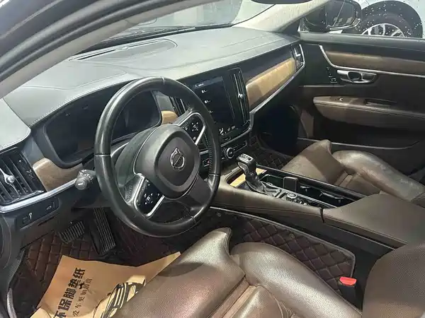 Volvo S90 2019