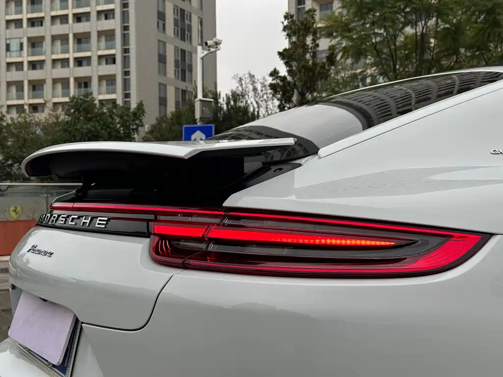 Porsche Panamera 2021 — фото 25