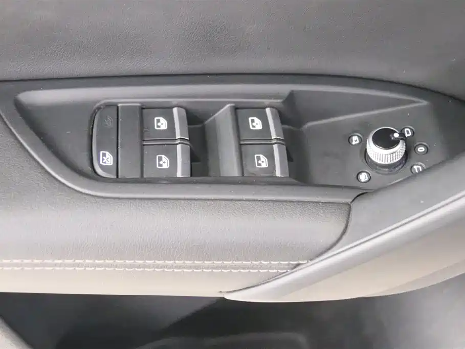 Audi Q5L 2021 — фото 13