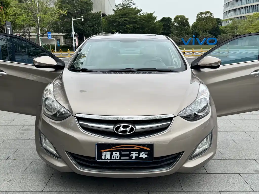 Hyundai Elantra 2016 — фото 21