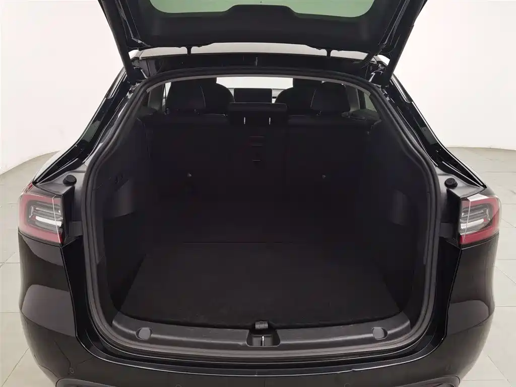 Tesla Model Y 2021 — фото 16